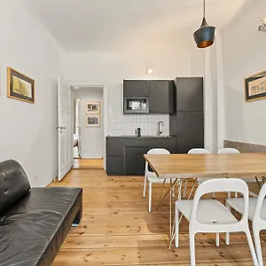 Mooeve Friedrichs Mid Apartment